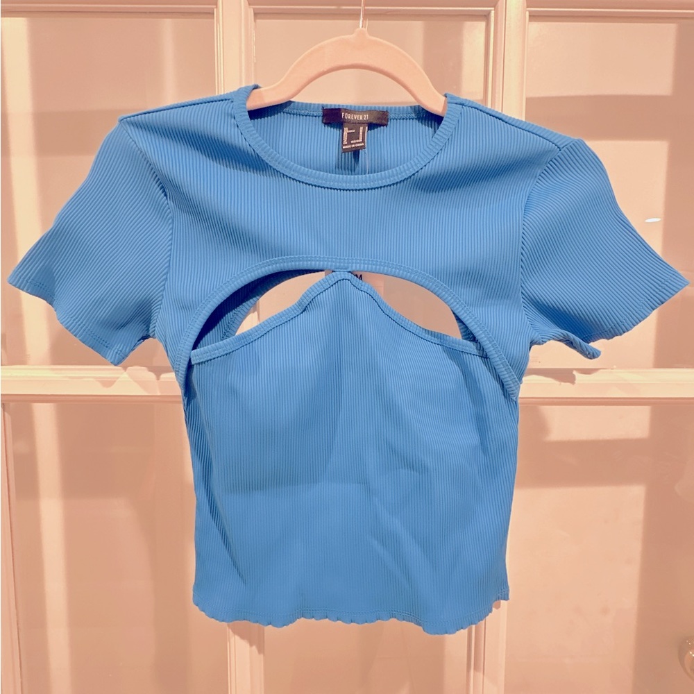💙FOREVER 21💙 Cut out crop short sleeve rib top